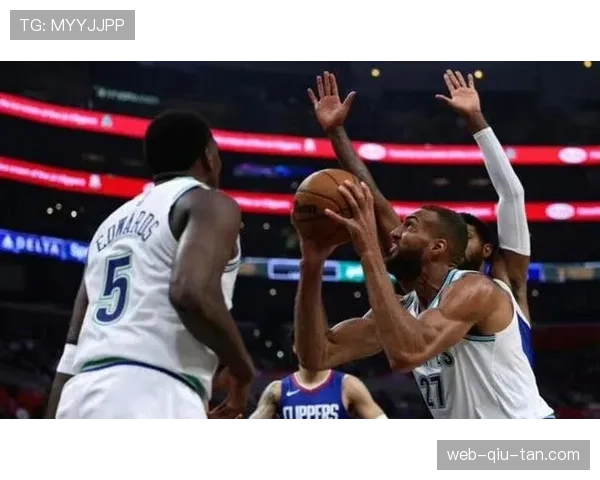 快船从6胜21负到附加赛：三大关键调整铸就逆转奇迹